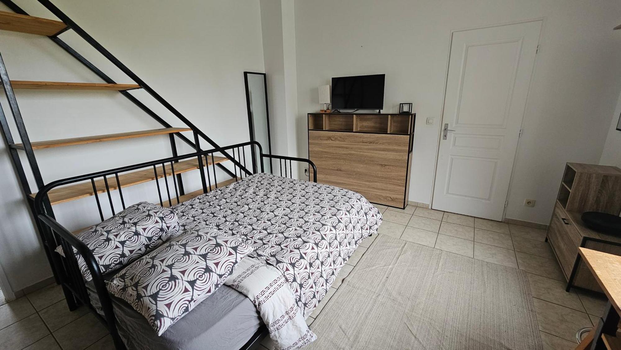 Bed To Rent - Maison Calme Avec Jacuzzi Sous Supplement Бордо Экстерьер фото