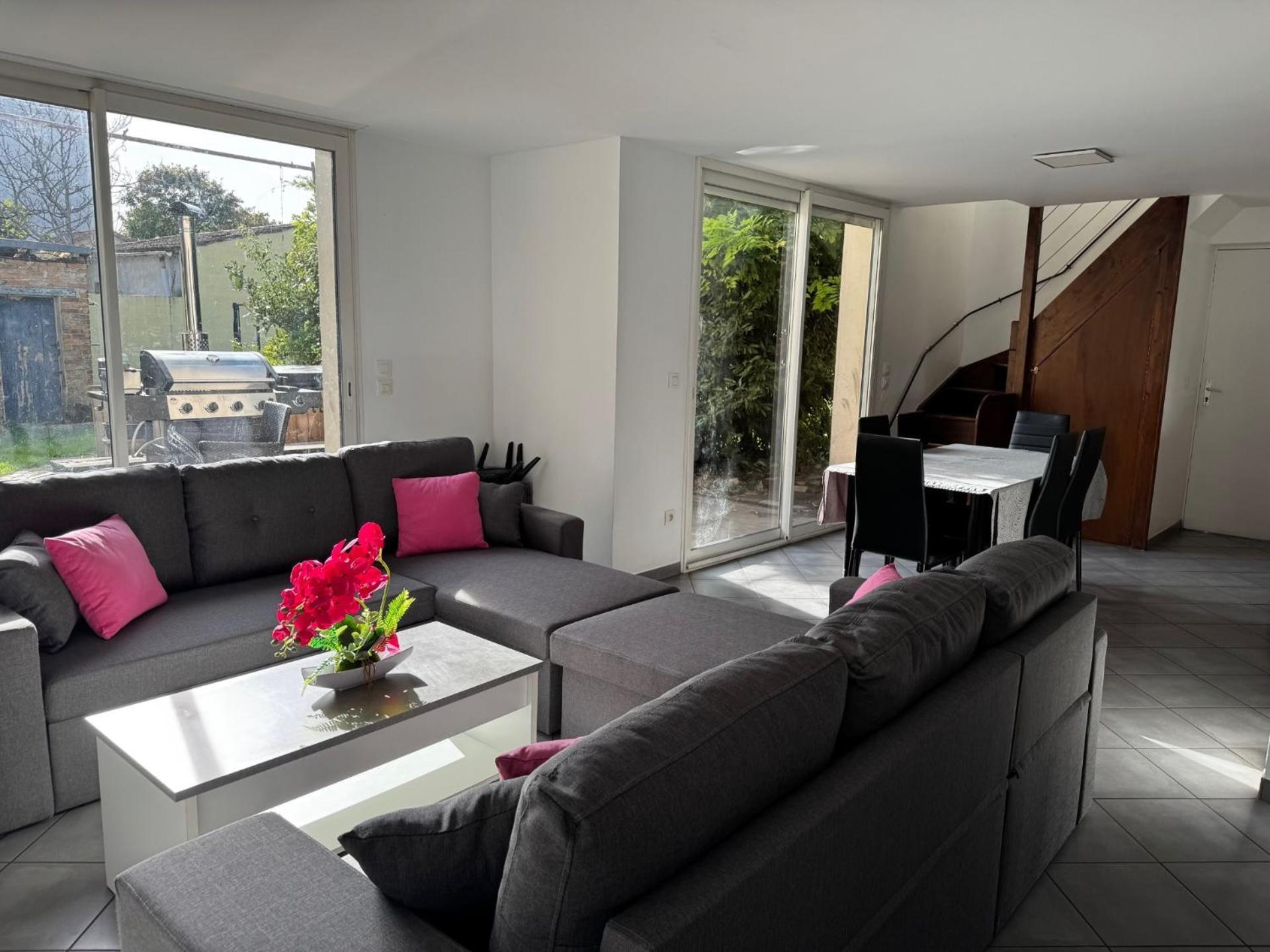 Bed To Rent - Maison Calme Avec Jacuzzi Sous Supplement Бордо Экстерьер фото